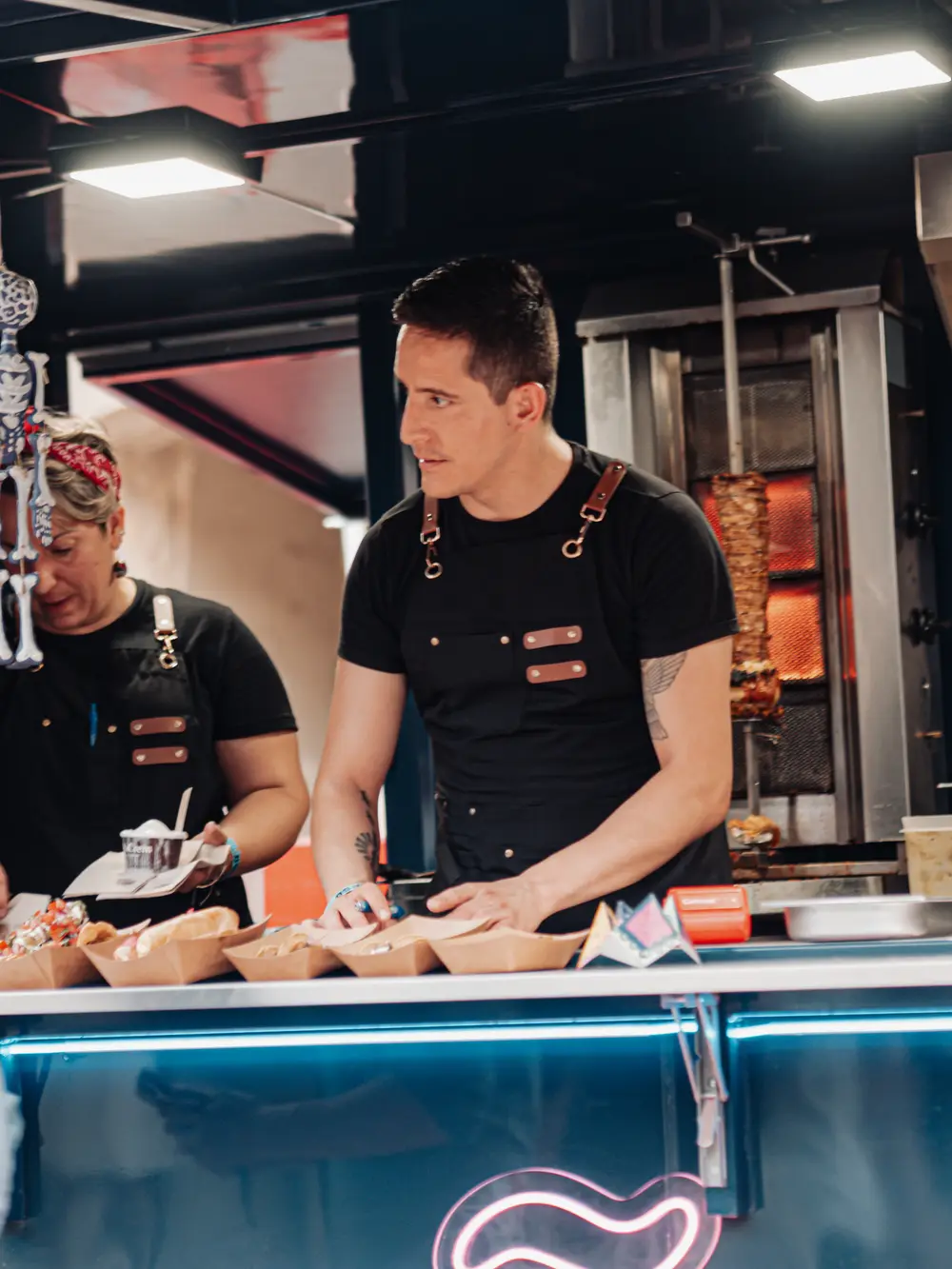 Taqueros del Xolo preparando tacos