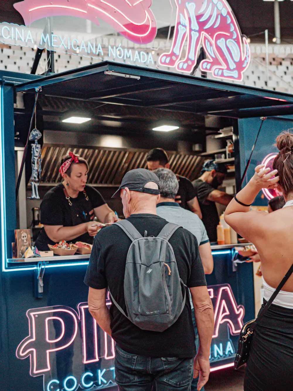 El Xolo Food Truck en un festival dentro de un estadio